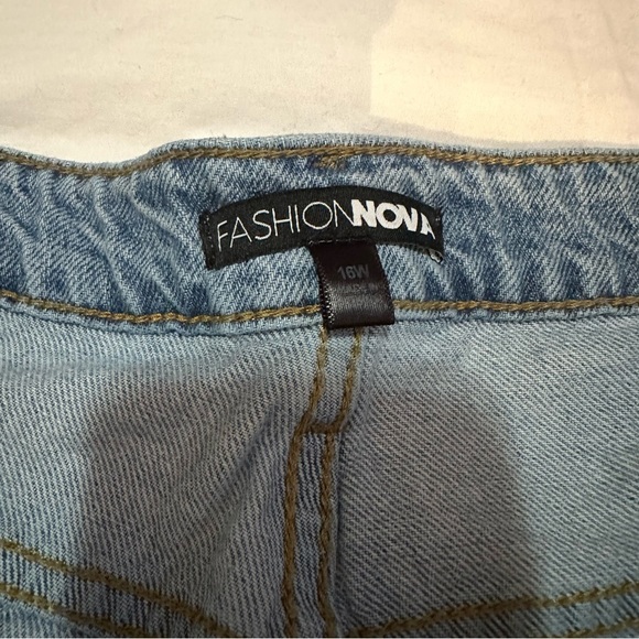 Fashion Nova Jeans - Picture 2 of 3
